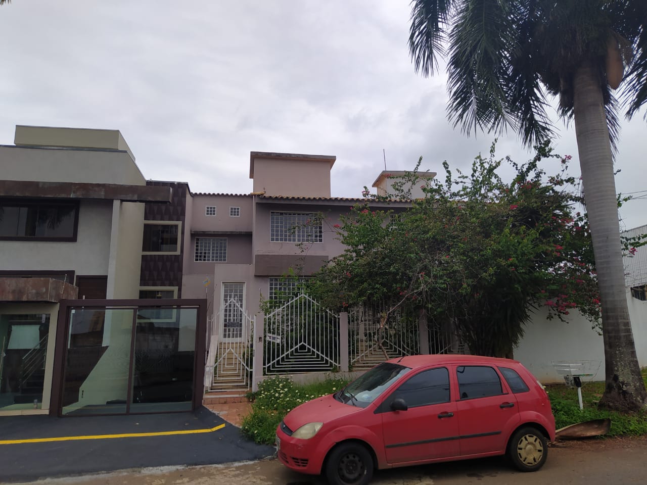 Casa de Condomínio com 3 Quartos à Venda, 200 m²em Jardim Ana Lúcia - Goiânia
