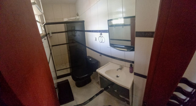 Imagem Casa com 2 Quartos à Venda, 250 m²em Bangu - Rio de Janeiro Imagem Casa com 2 Quartos à Venda, 250 m²em Bangu - Rio de Janeiro