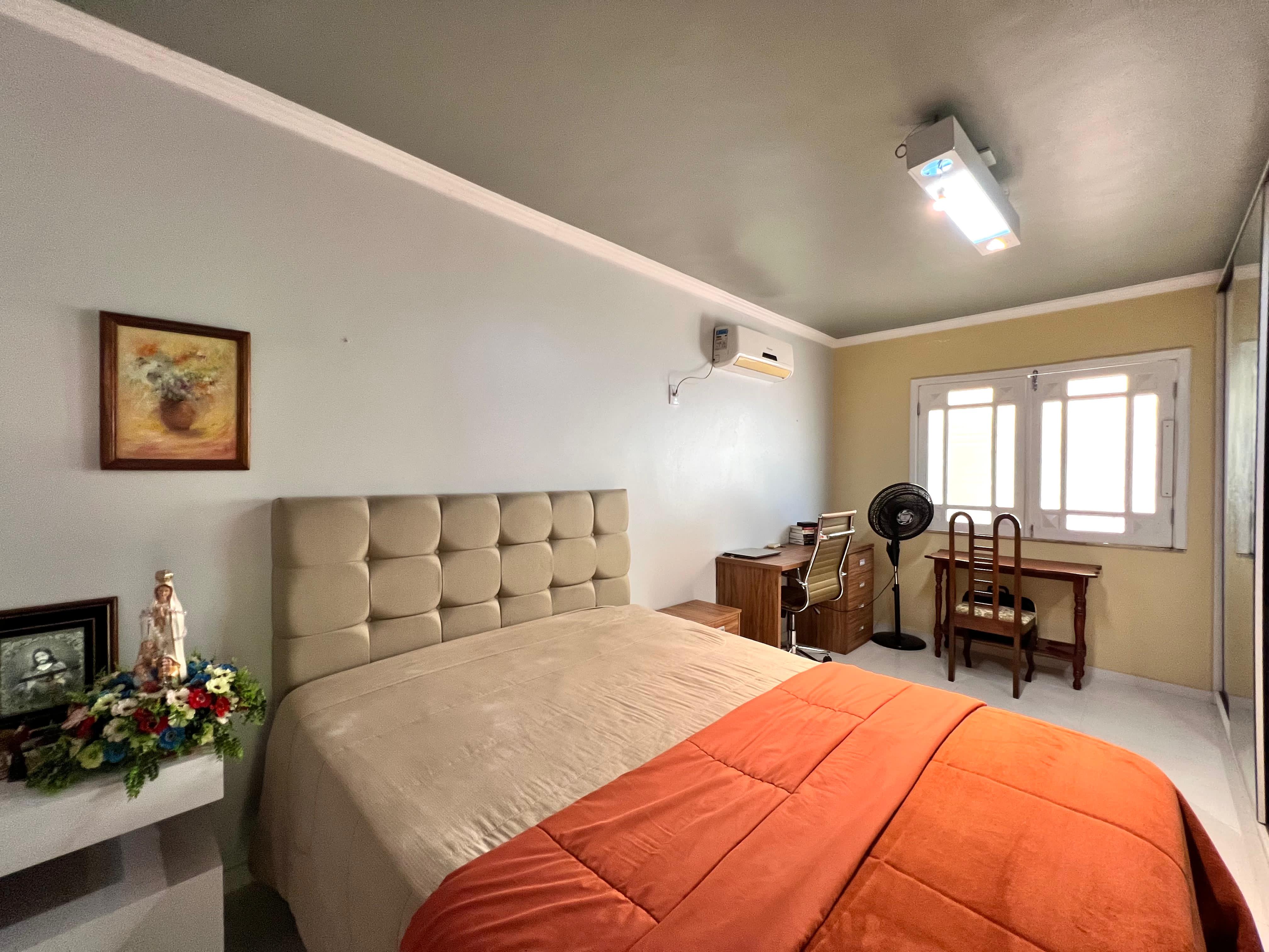 Imagem Casa com 3 Quartos à Venda, 370 m²em Curió-Utinga - Belém
