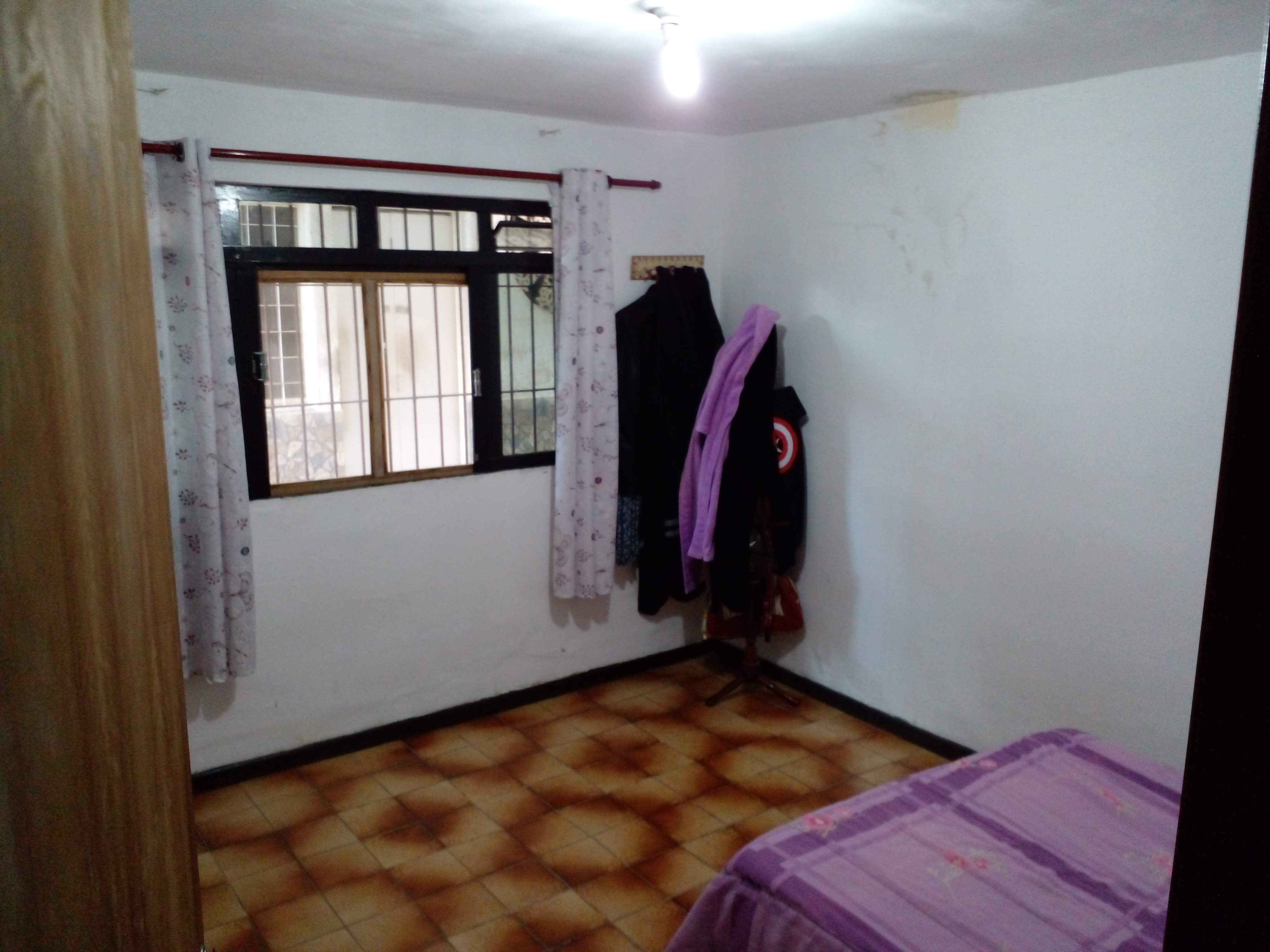 Imagem Casa com 2 Quartos à Venda, 163 m²em Vila Cecília - Mogi das Cruzes