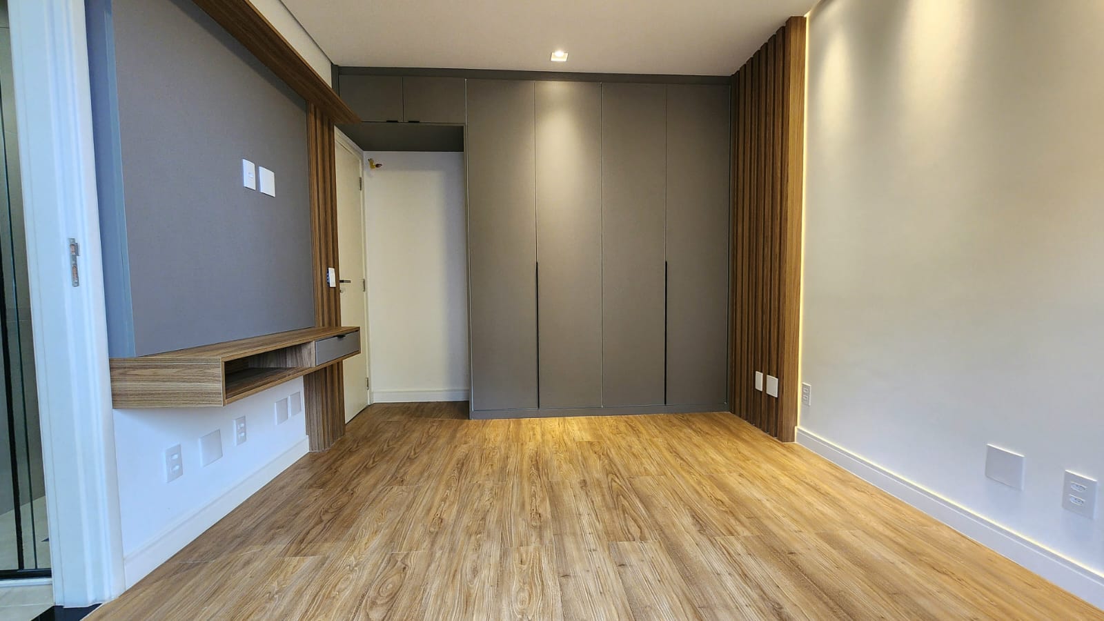 Imagem Apartamento com 4 Quartos à Venda, 251 m²em Pompéia - Santos Imagem Apartamento com 4 Quartos à Venda, 251 m²em Pompéia - Santos