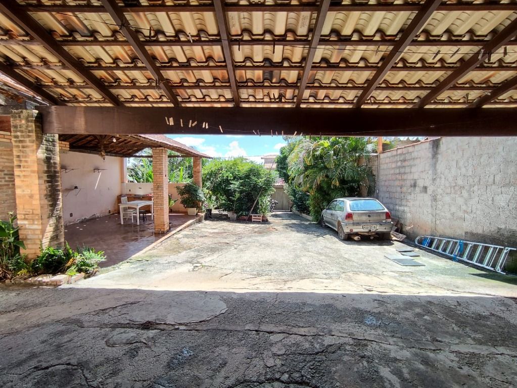 Imagem Casa com 4 Quartos à Venda, 200 m² em São Benedito - Santa Luzia