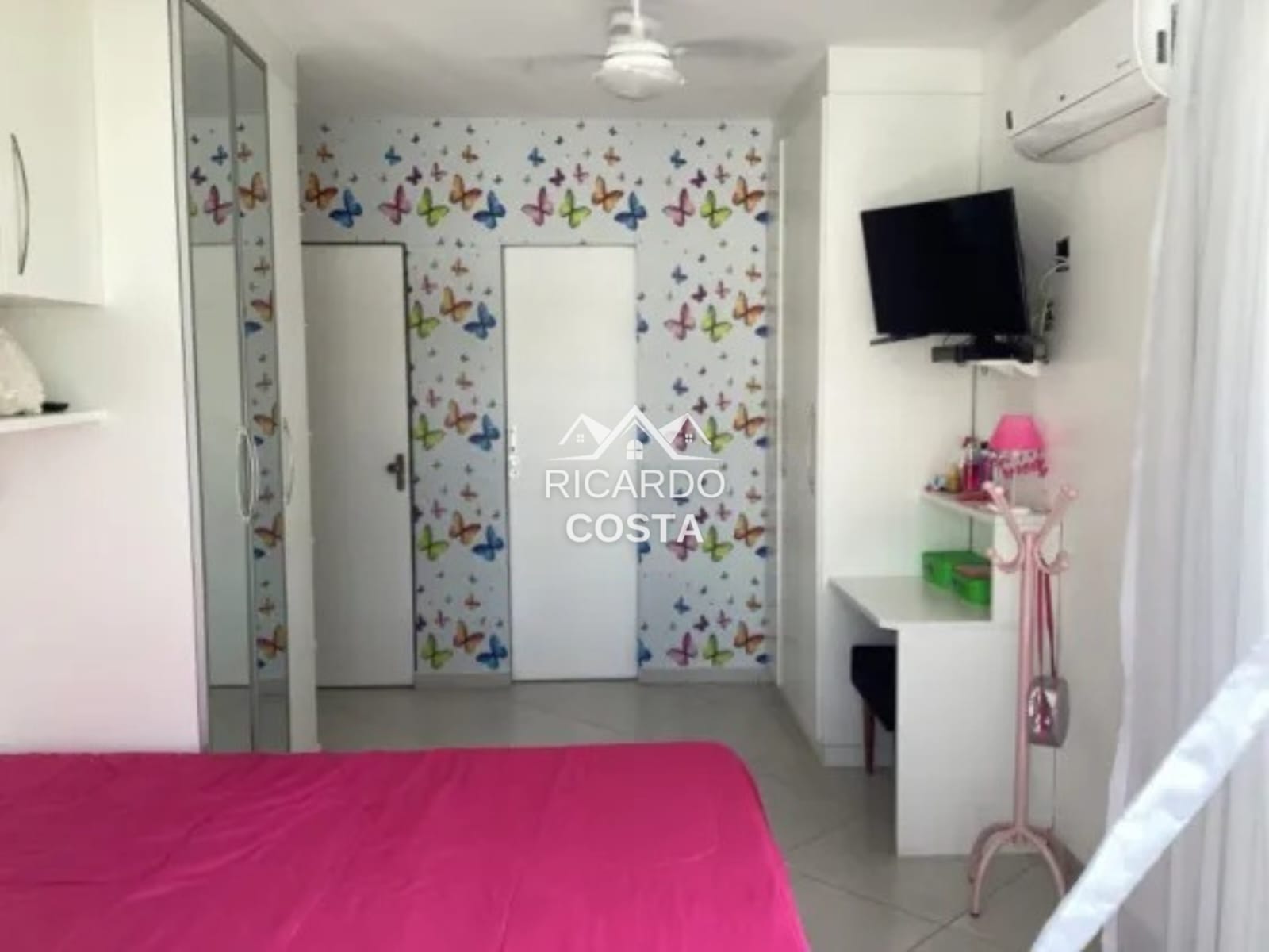 Imagem Casa de Condomínio com 4 Quartos à Venda ou Locação, 168 m² em Jacarepaguá - Rio de Janeiro Imagem Casa de Condomínio com 4 Quartos à Venda ou Locação, 168 m² em Jacarepaguá - Rio de Janeiro