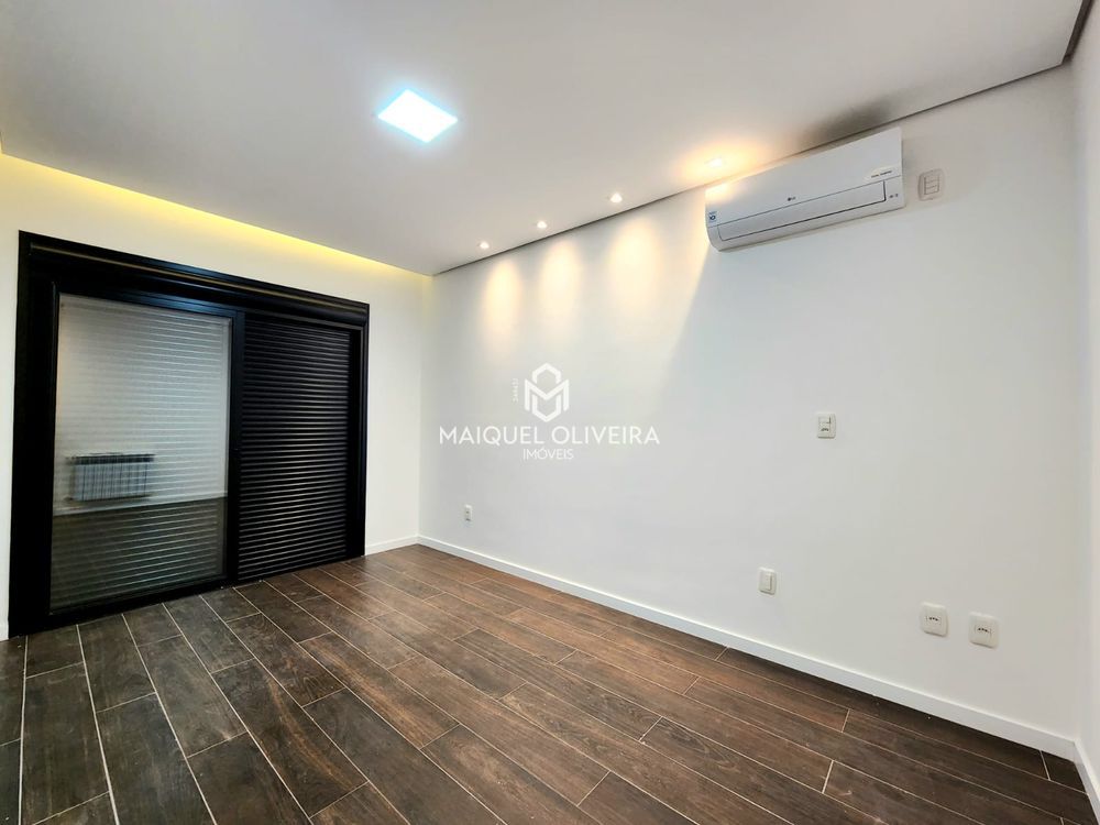 Imagem Casa de Condomínio com 3 Quartos para Alugar, 300 m²em Tomazetti - Santa Maria Imagem Casa de Condomínio com 3 Quartos para Alugar, 300 m²em Tomazetti - Santa Maria