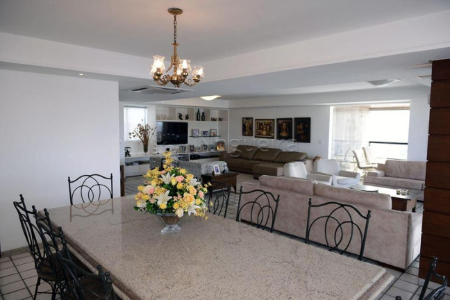 Imagem Casa com 4 Quartos à Venda, 393 m² em Casa Amarela - Recife