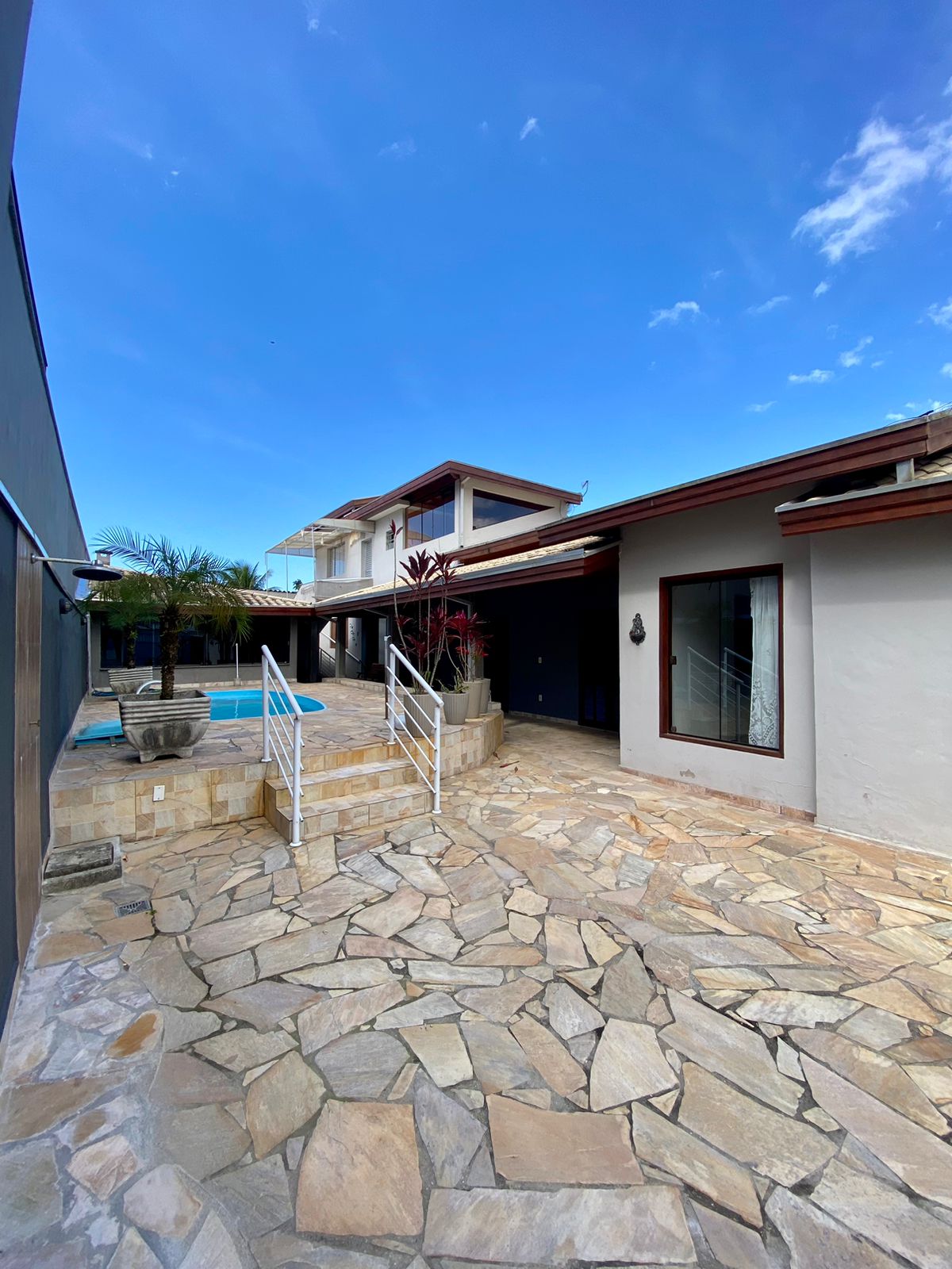 Imagem Casa de Condomínio com 4 Quartos à Venda, 160 m²em Massaguaçu - Caraguatatuba