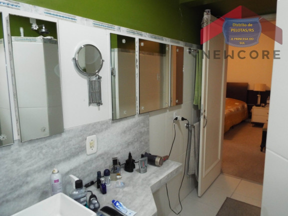 Imagem Apartamento com 3 Quartos à Venda,  em Centro - Pelotas