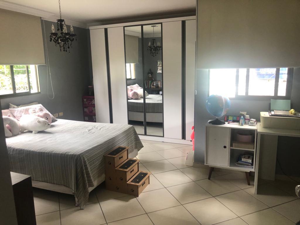 Imagem Casa com 4 Quartos à Venda, 400 m²em Piedade - Jaboatão dos Guararapes