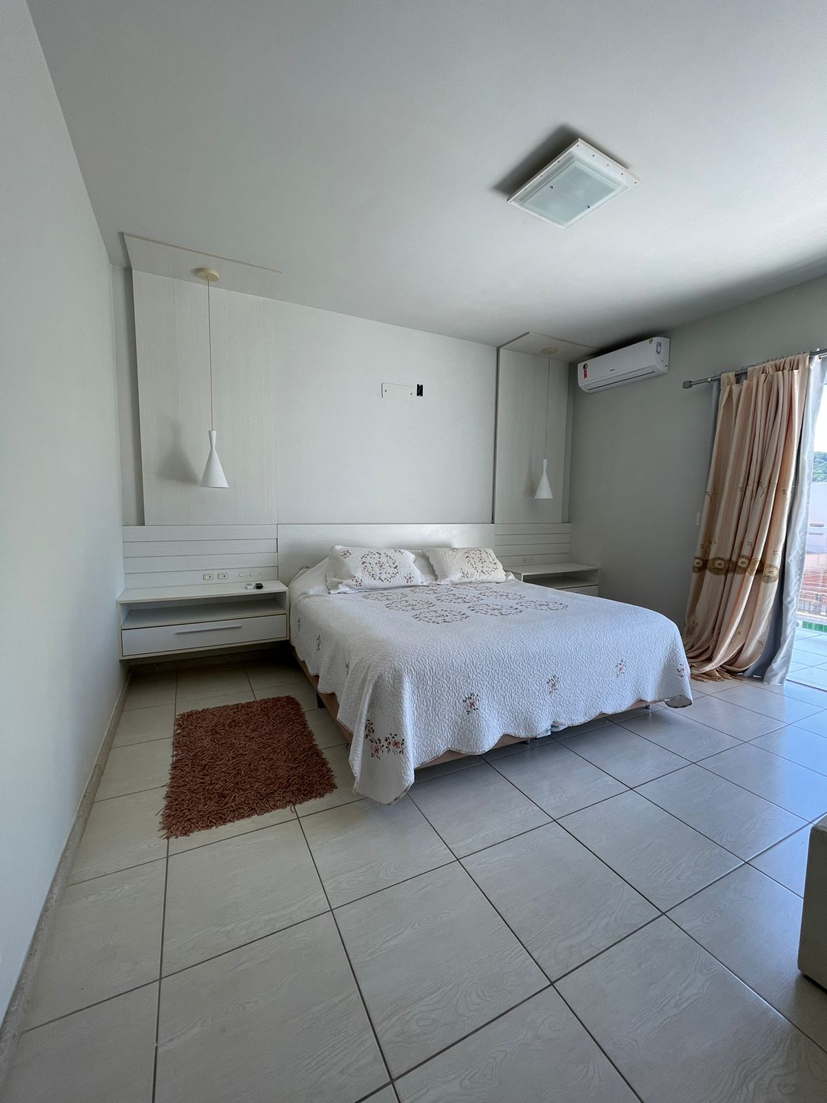 Imagem Casa com 3 Quartos à Venda ou Temporada, 202 m²em Praia dos Amores - Balneário Camboriú Imagem Casa com 3 Quartos à Venda ou Temporada, 202 m²em Praia dos Amores - Balneário Camboriú