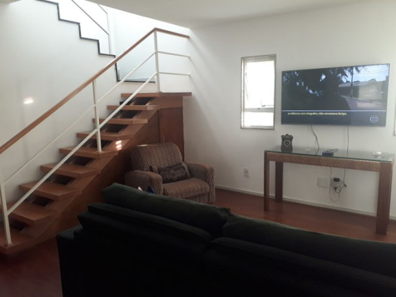 Imagem Casa de Condomínio com 4 Quartos à Venda, 180 m² em Várzea - Teresópolis
