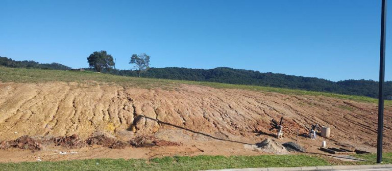 Imagem Terreno à Venda, 800 m² em São Simão - Criciúma Imagem Terreno à Venda, 800 m² em São Simão - Criciúma