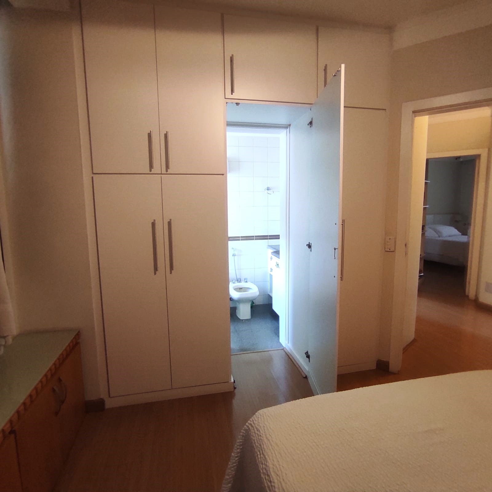 Imagem Apartamento com 4 Quartos à Venda, 316 m²em Lourdes - Belo Horizonte Imagem Apartamento com 4 Quartos à Venda, 316 m²em Lourdes - Belo Horizonte