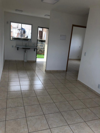 Imagem Casa de Condomínio com 2 Quartos à Venda, 45 m² em São Francisco II - Senador Canedo