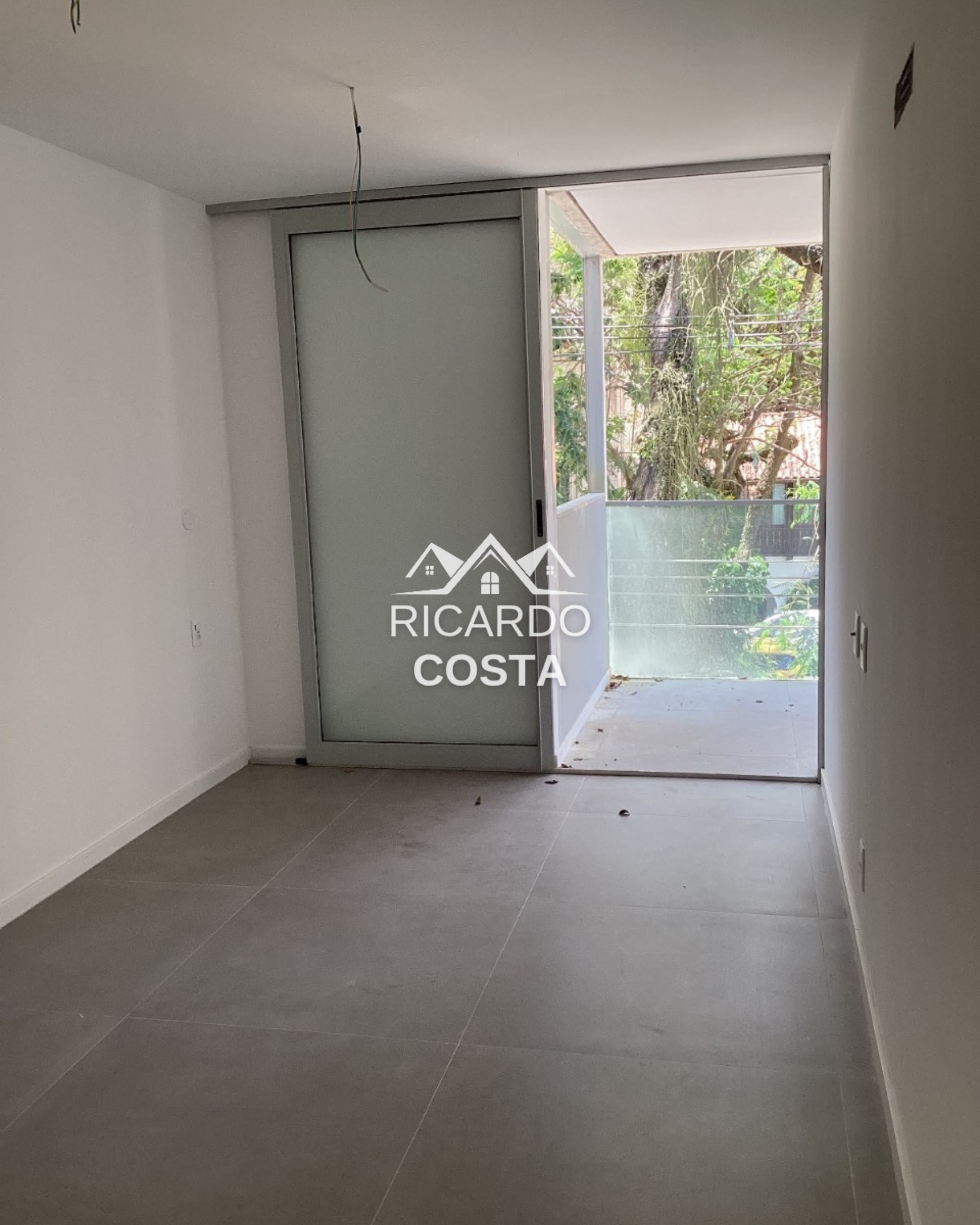 Imagem Cobertura com 2 Quartos à Venda ou Locação, 190 m² em Humaitá - Rio de Janeiro