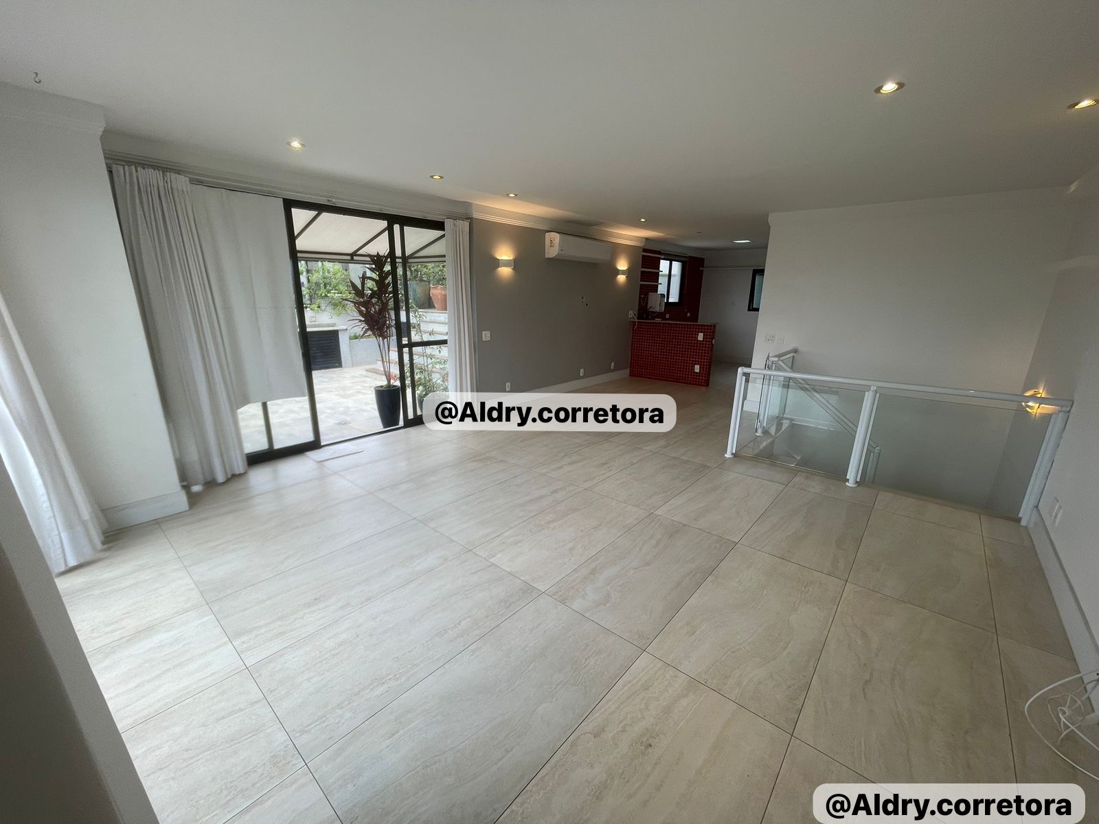 Imagem Cobertura com 4 Quartos à Venda, 340 m²em Bela Aliança - São Paulo