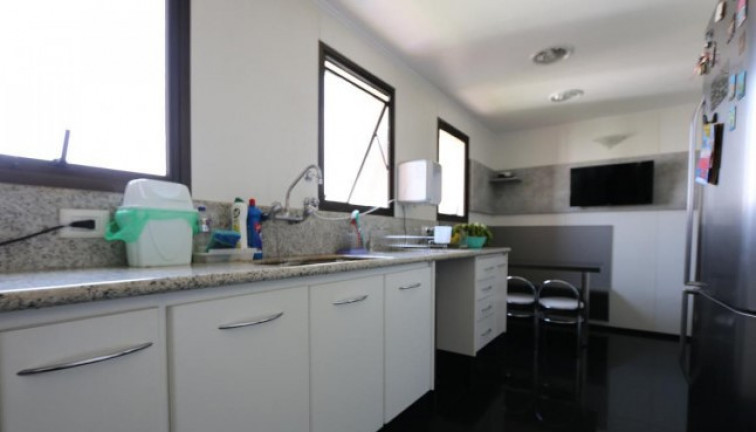 Imagem Apartamento com 3 Quartos à Venda, 176 m² em Vila Suzana - São Paulo