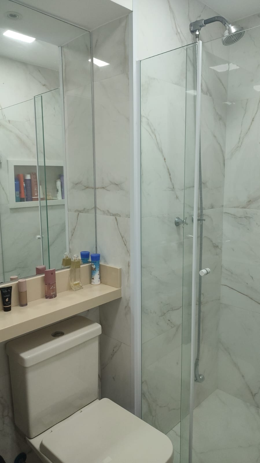 Imagem Apartamento com 2 Quartos à Venda, 60 m²em Jardim Tupanci - Barueri