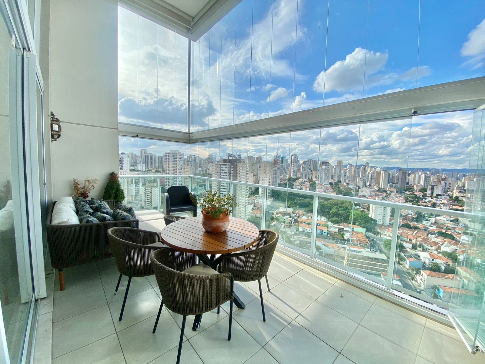 Imagem Apartamento com 4 Quartos à Venda, 214 m²em Vila Mariana - São Paulo Imagem Apartamento com 4 Quartos à Venda, 214 m²em Vila Mariana - São Paulo