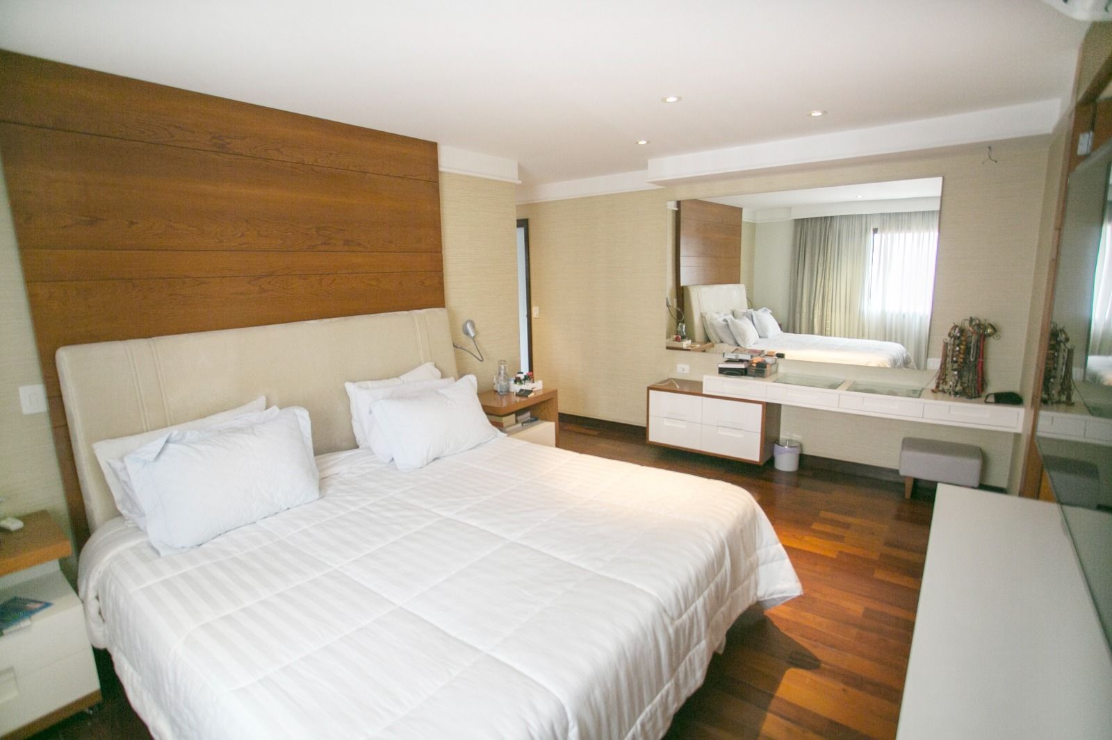Imagem Apartamento com 3 Quartos à Venda, 290 m²em Aclimação - São Paulo Imagem Apartamento com 3 Quartos à Venda, 290 m²em Aclimação - São Paulo