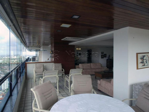 Imagem Casa com 4 Quartos à Venda, 393 m² em Casa Amarela - Recife