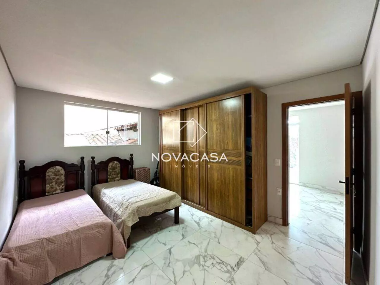 Imagem Casa com 5 Quartos à Venda, 250 m² em Rio Branco - Belo Horizonte