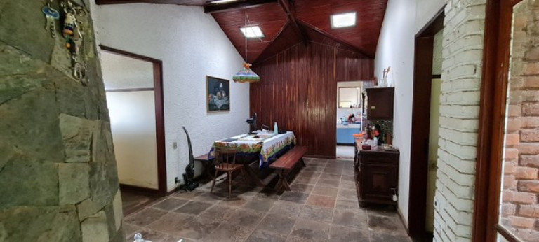 Imagem Casa com 4 Quartos à Venda, 179 m² em Jardim Salaco - Teresópolis