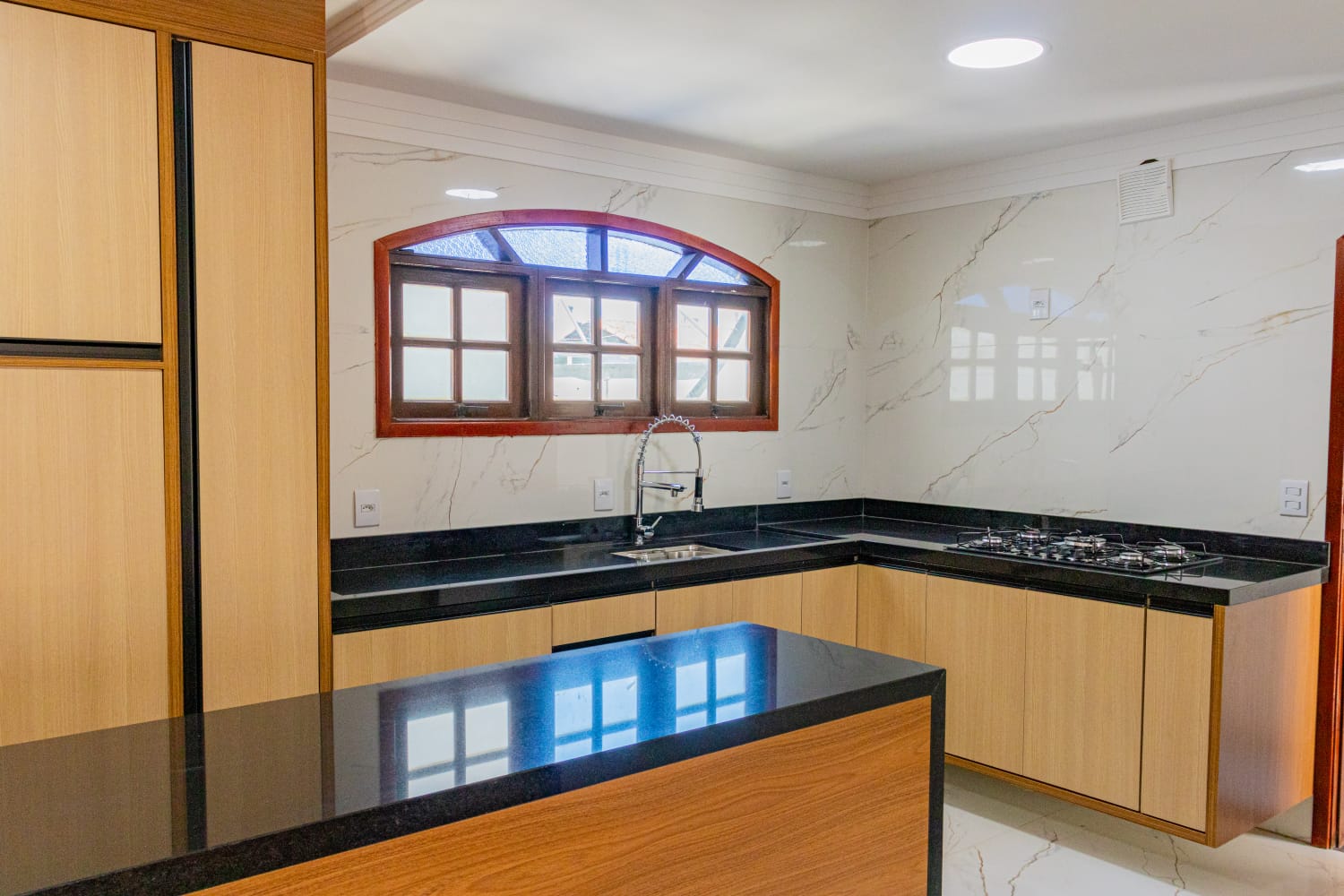 Imagem Casa com 4 Quartos à Venda, 300 m²em Chácara Jafet - Mogi das Cruzes Imagem Casa com 4 Quartos à Venda, 300 m²em Chácara Jafet - Mogi das Cruzes