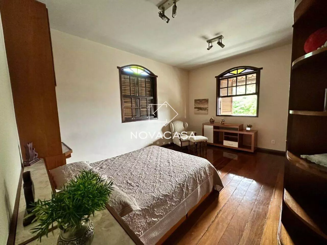 Imagem Casa com 5 Quartos à Venda, 625 m² em Santa Branca - Belo Horizonte Imagem Casa com 5 Quartos à Venda, 625 m² em Santa Branca - Belo Horizonte