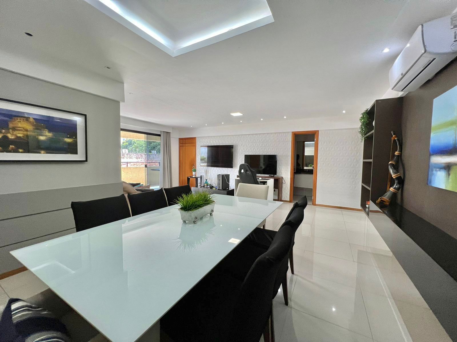 Imagem Apartamento com 4 Quartos à Venda, 175 m²em São Brás - Belém Imagem Apartamento com 4 Quartos à Venda, 175 m²em São Brás - Belém