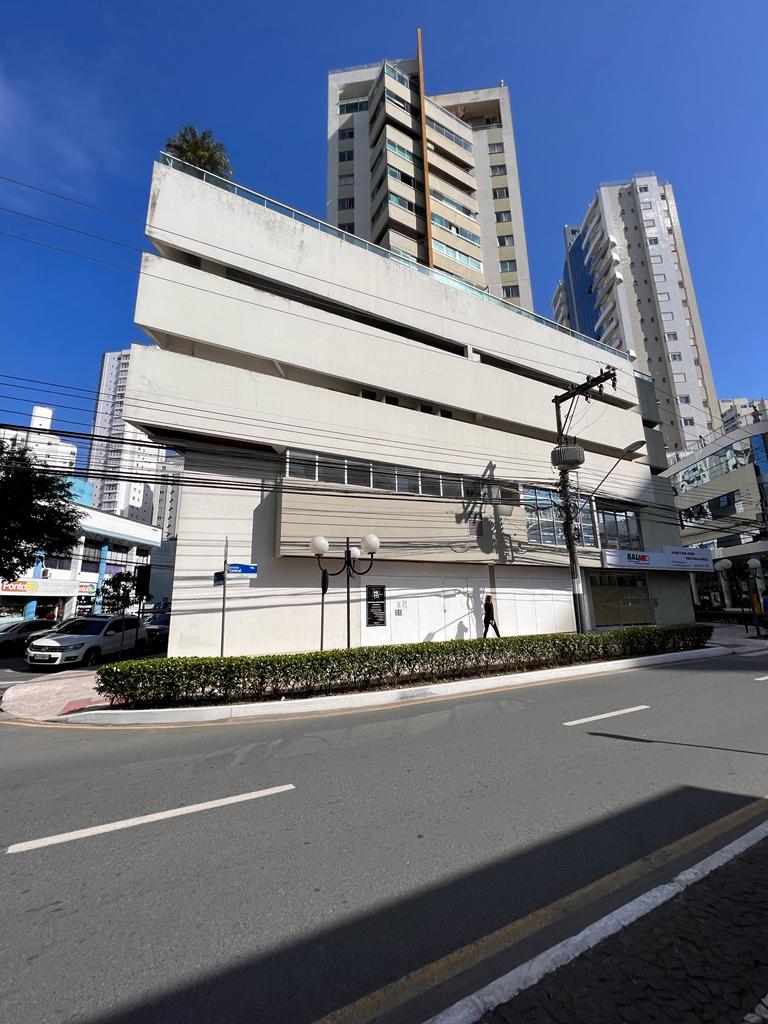 Imagem Sala Comercial à Venda, 656 m² em Centro - Balneário Camboriú Imagem Sala Comercial à Venda, 656 m² em Centro - Balneário Camboriú