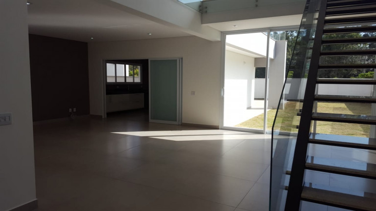 Imagem Casa de Condomínio com 3 Quartos à Venda, 320 m²em Medeiros - Jundiaí
