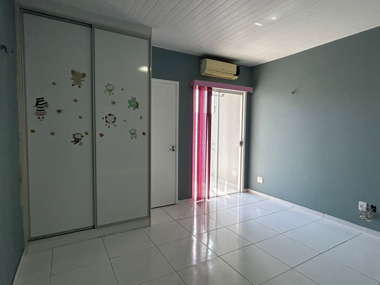 Imagem Casa com 3 Quartos para Alugar, 100 m²em Souza - Belém