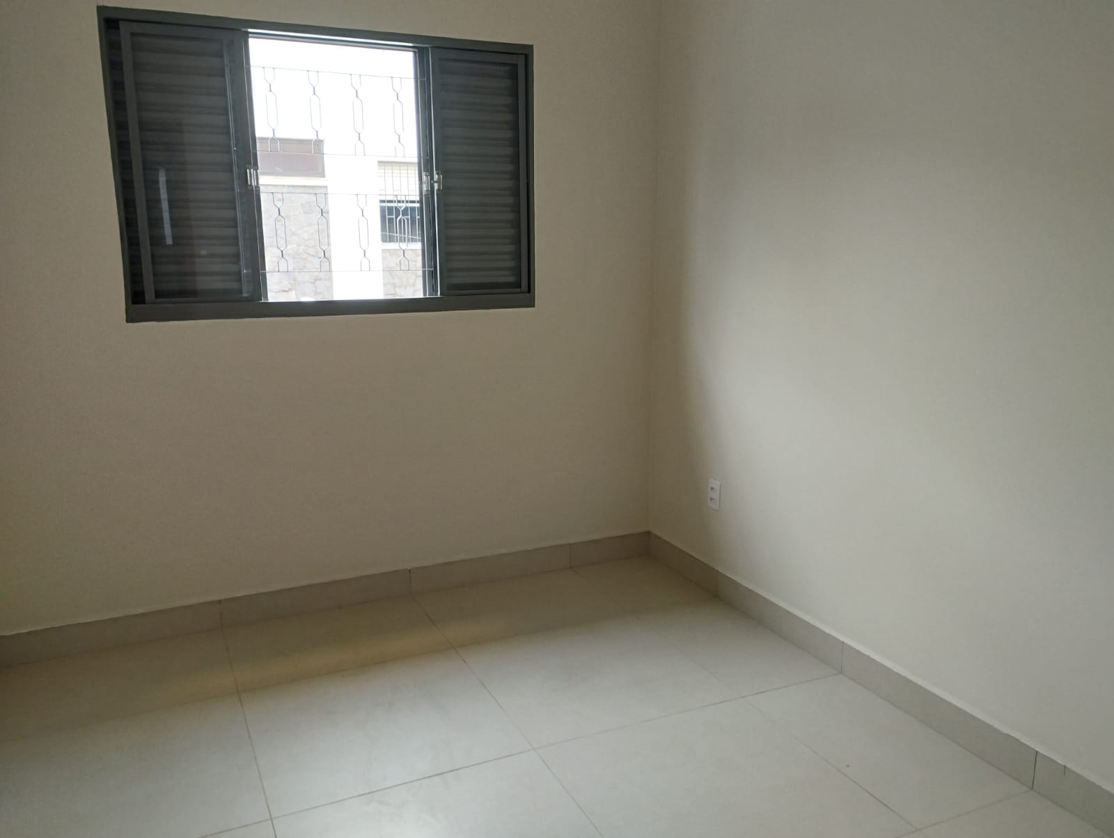 Imagem Casa com 2 Quartos para Alugar, 50 m² em Centro - Rio das Pedras Imagem Casa com 2 Quartos para Alugar, 50 m² em Centro - Rio das Pedras