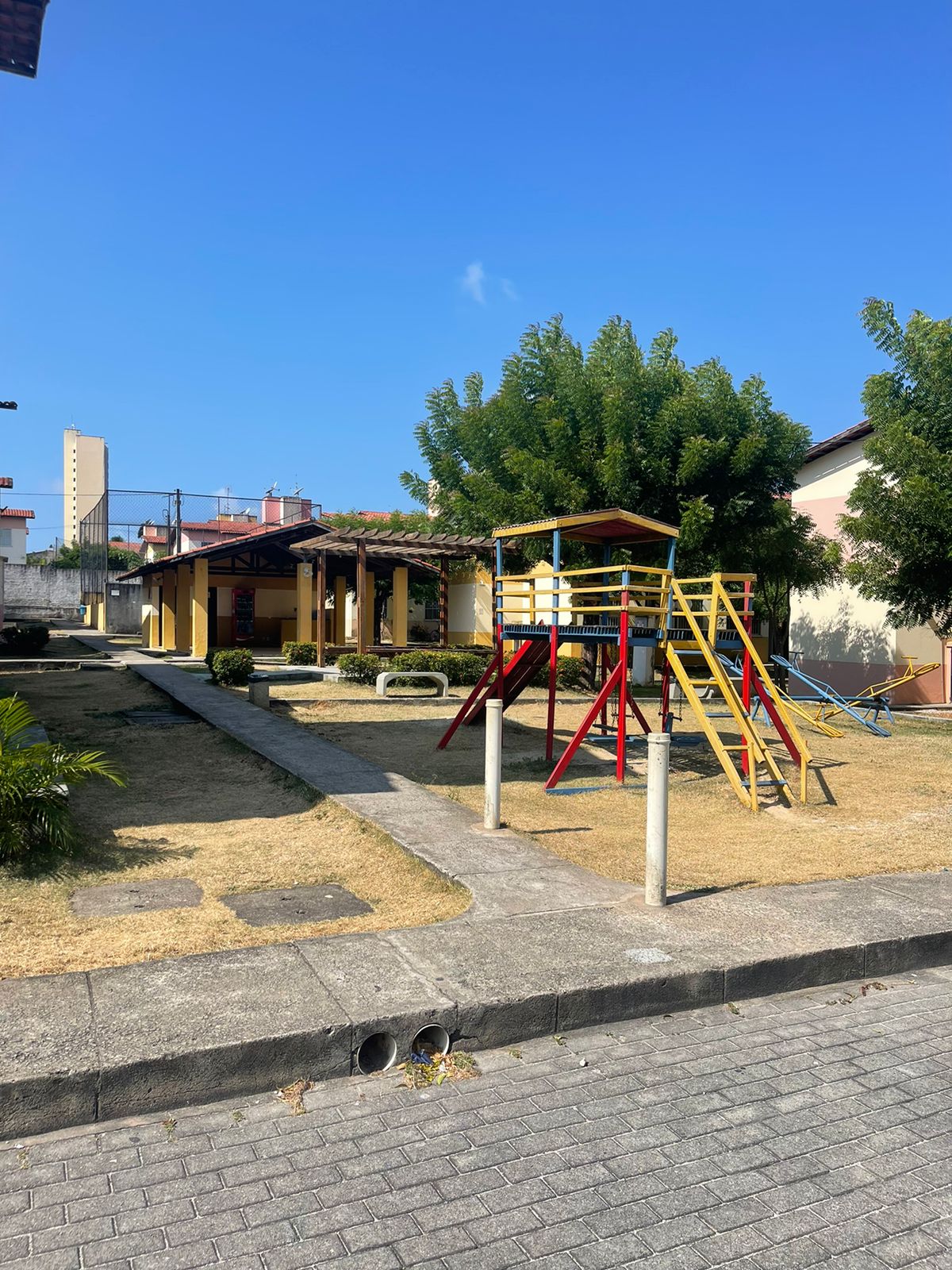 Imagem Apartamento com 2 Quartos à Venda, 46 m²em Itaperi - Fortaleza