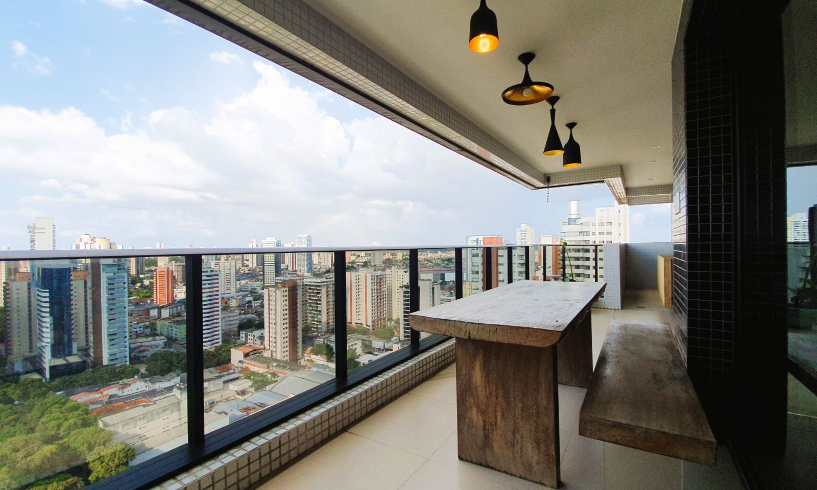 Imagem Apartamento com 4 Quartos à Venda, 178 m²em Batista Campos - Belém