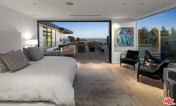 Imagem Casa de Condomínio com 6 Quartos à Venda, 933 m²em Alphaville Residencial Um - Barueri