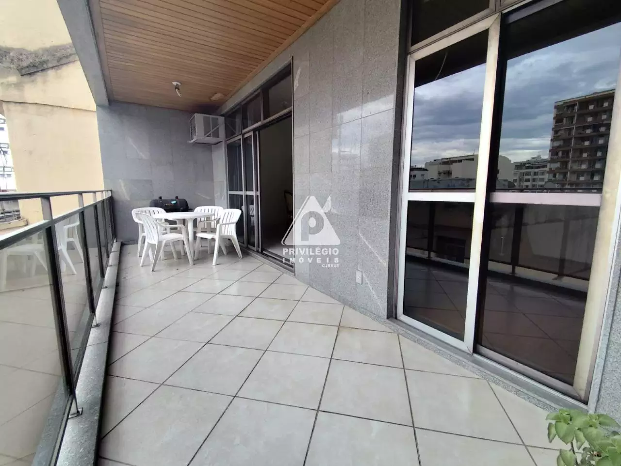 Imagem Apartamento com 3 Quartos para Alugar, 150 m² em Vila Isabel - Rio de Janeiro Imagem Apartamento com 3 Quartos para Alugar, 150 m² em Vila Isabel - Rio de Janeiro