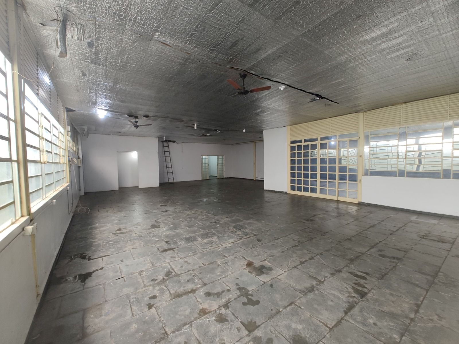 Imagem Imóvel Comercial à Venda, 297 m²em Setor Coimbra - Goiânia Imagem Imóvel Comercial à Venda, 297 m²em Setor Coimbra - Goiânia