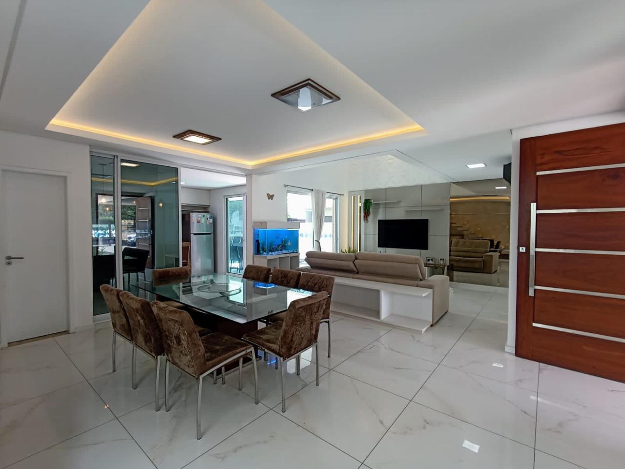 Imagem Casa com 4 Quartos à Venda, 270 m²em Coaçu - Eusébio 