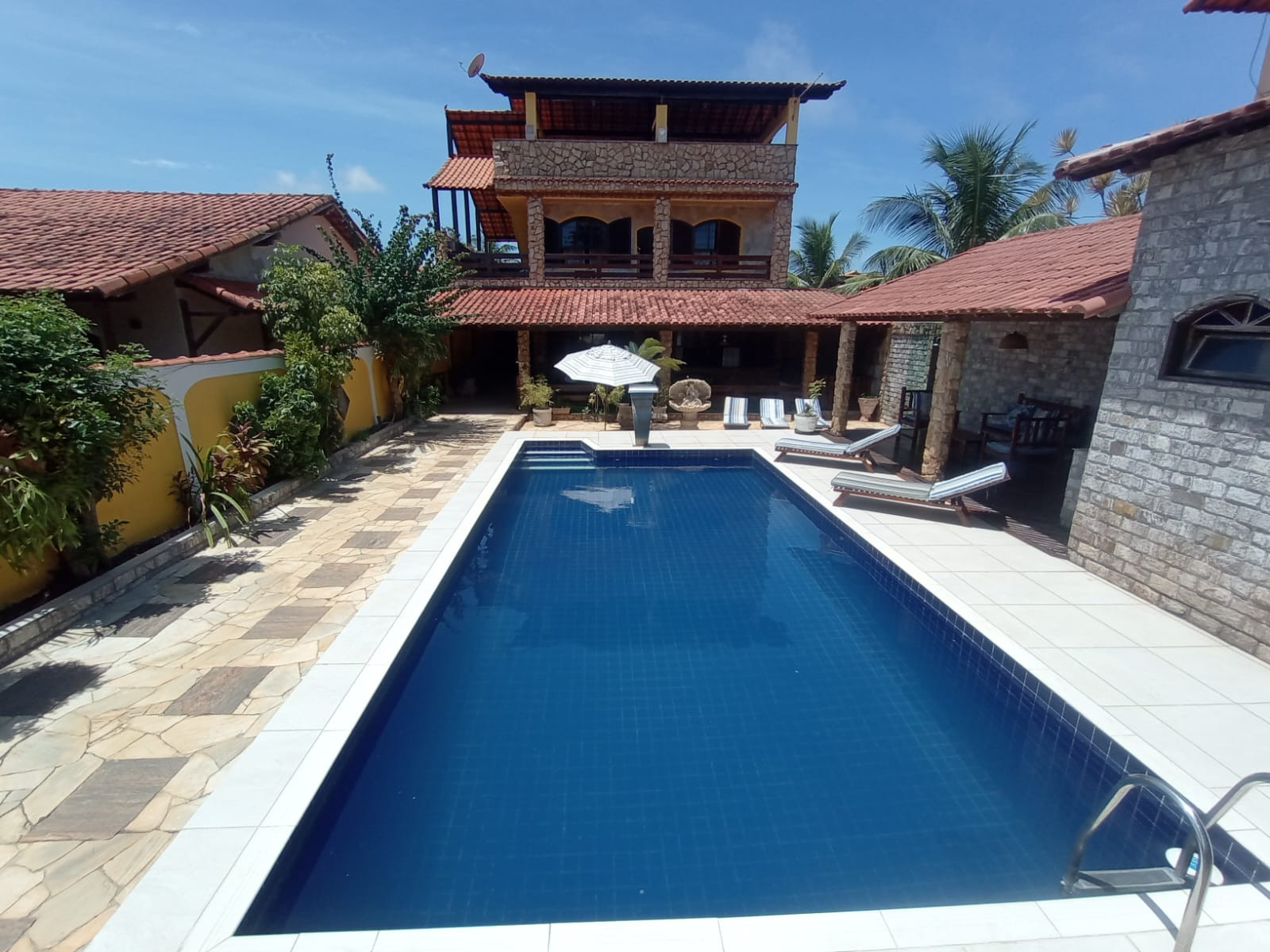 Casa com 4 Quartos à Venda, 402 m² em Jardim Atlântico Central (Itaipuaçu) - Maricá