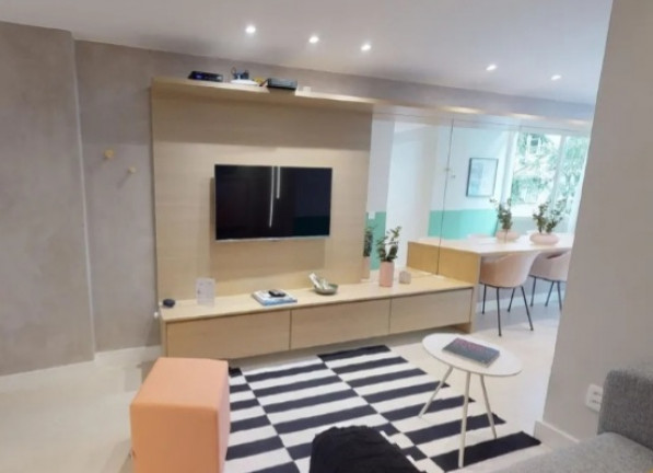 Imagem Apartamento com 2 Quartos à Venda, 52 m² em Copacabana - Rio de Janeiro