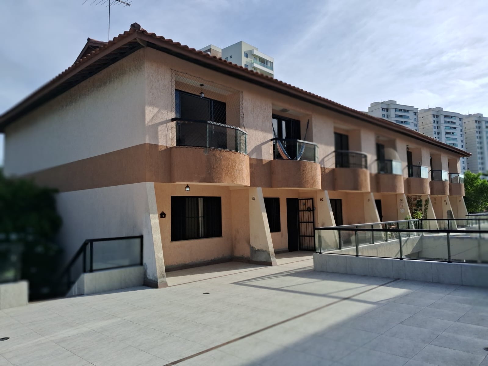 Casa de Condomínio com 4 Quartos para Alugar, 165 m²em Pituaçu - Salvador