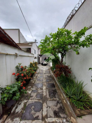 Imagem Casa com 6 Quartos à Venda,  em Santa Rosa - Niterói