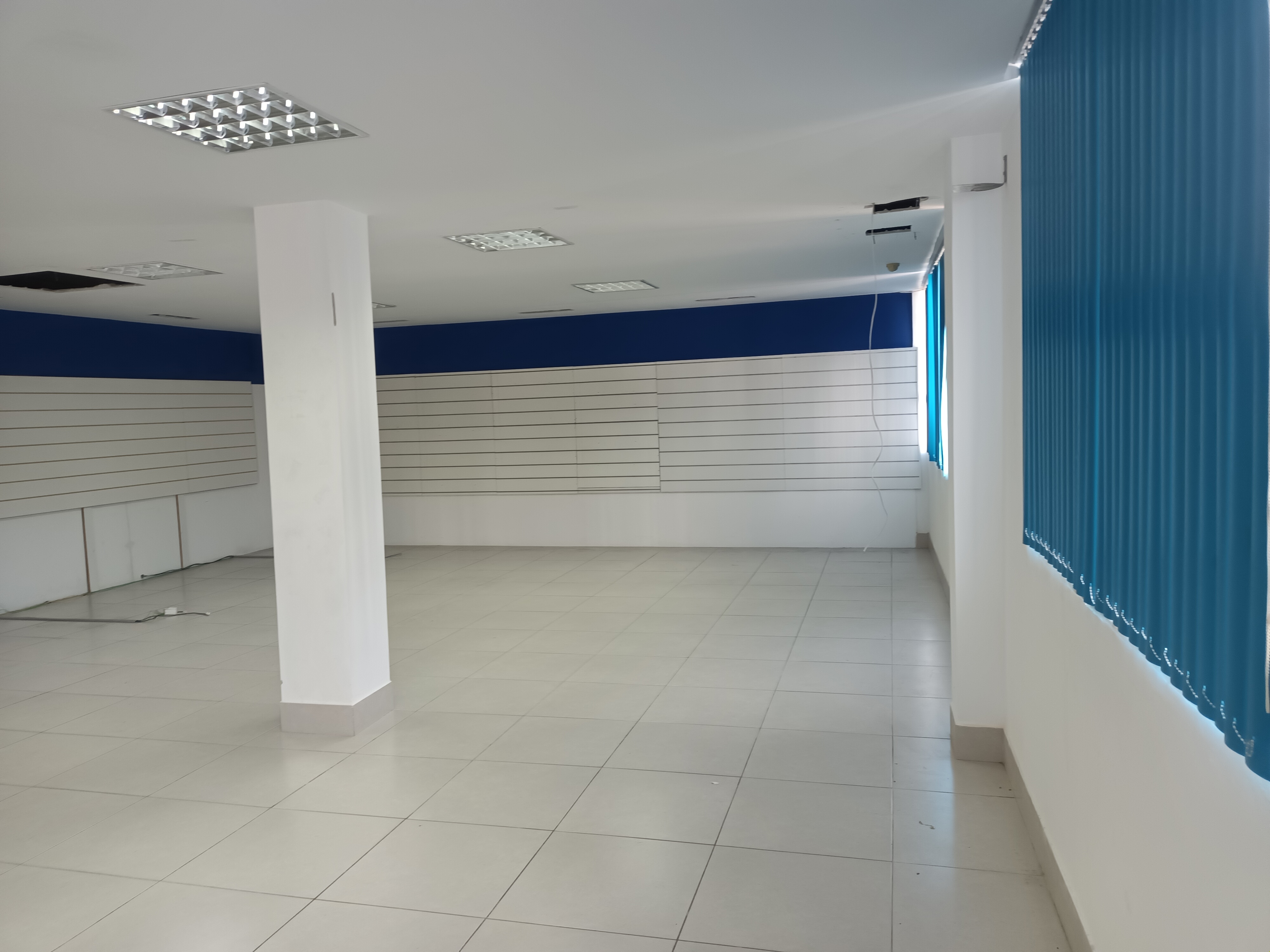 Imagem Sala Comercial para Alugar, 360 m² em Santo Antônio dos Prazeres - Feira de Santana Imagem Sala Comercial para Alugar, 360 m² em Santo Antônio dos Prazeres - Feira de Santana