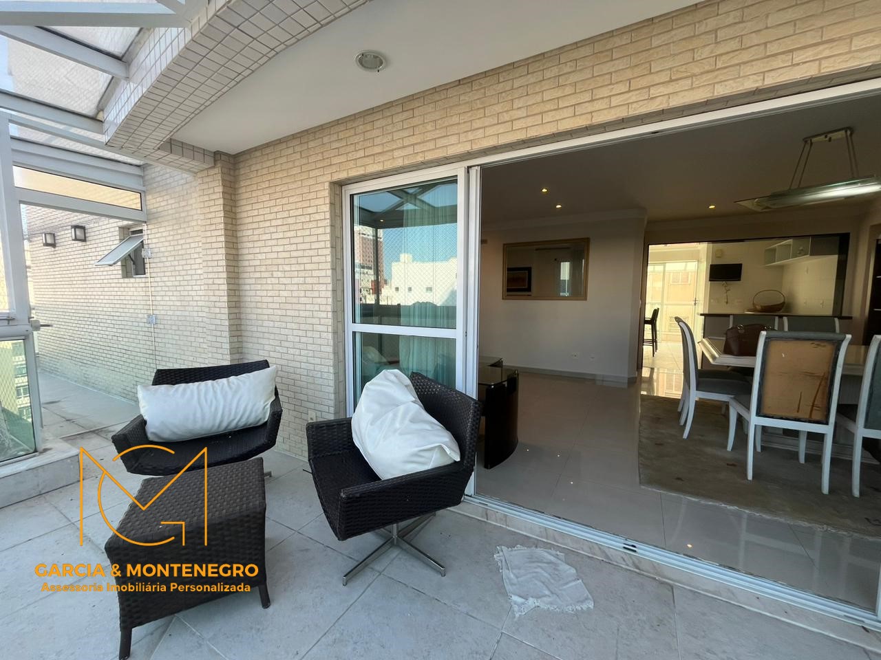 Imagem Apartamento com 3 Quartos para Alugar, 200 m²em Gonzaga - Santos