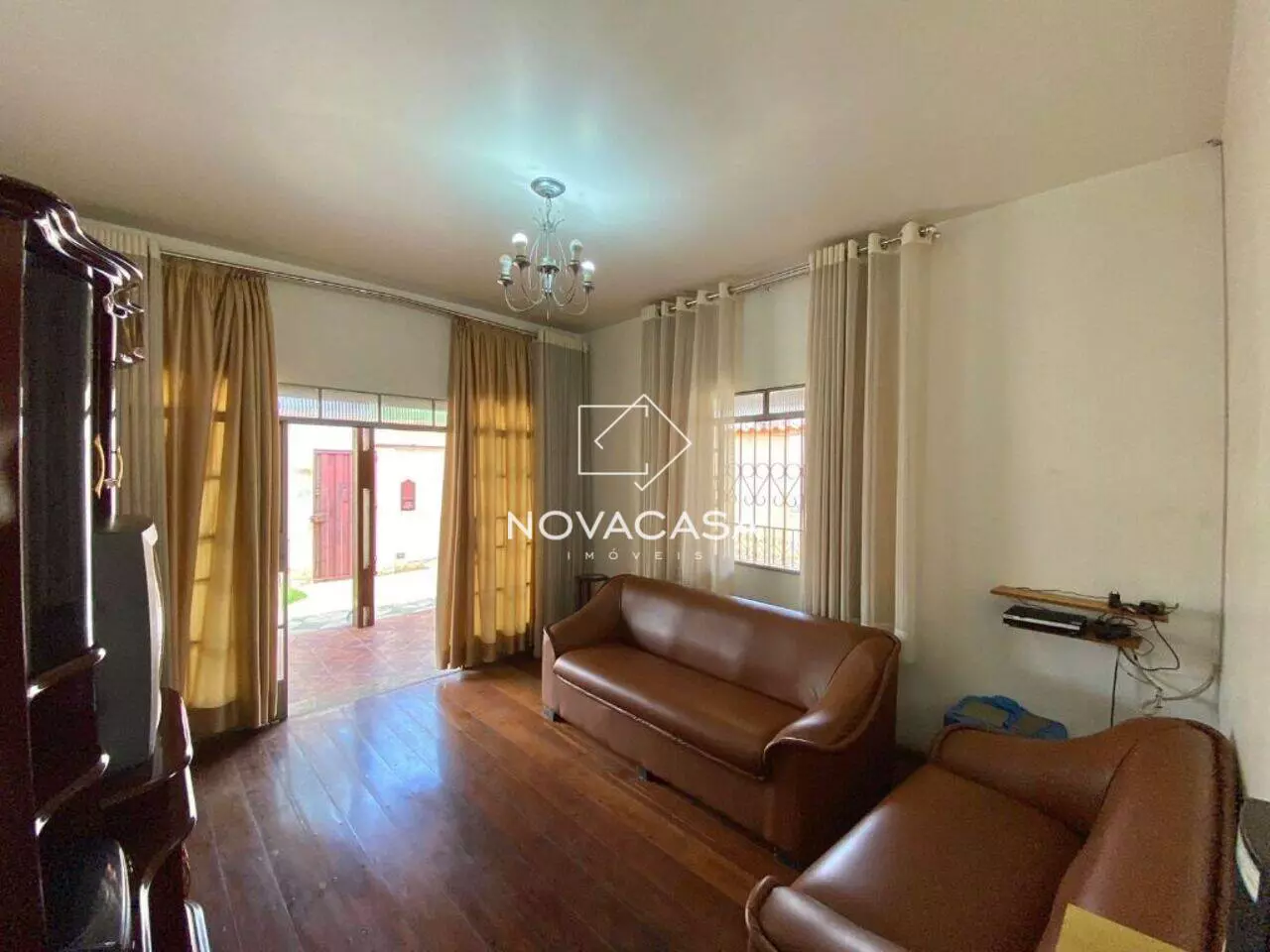 Imagem Casa com 3 Quartos à Venda, 147 m² em Heliópolis - Belo Horizonte