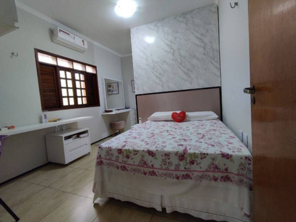 Imagem Casa com 3 Quartos à Venda, em Parquelândia - Fortaleza Imagem Casa com 3 Quartos à Venda, em Parquelândia - Fortaleza