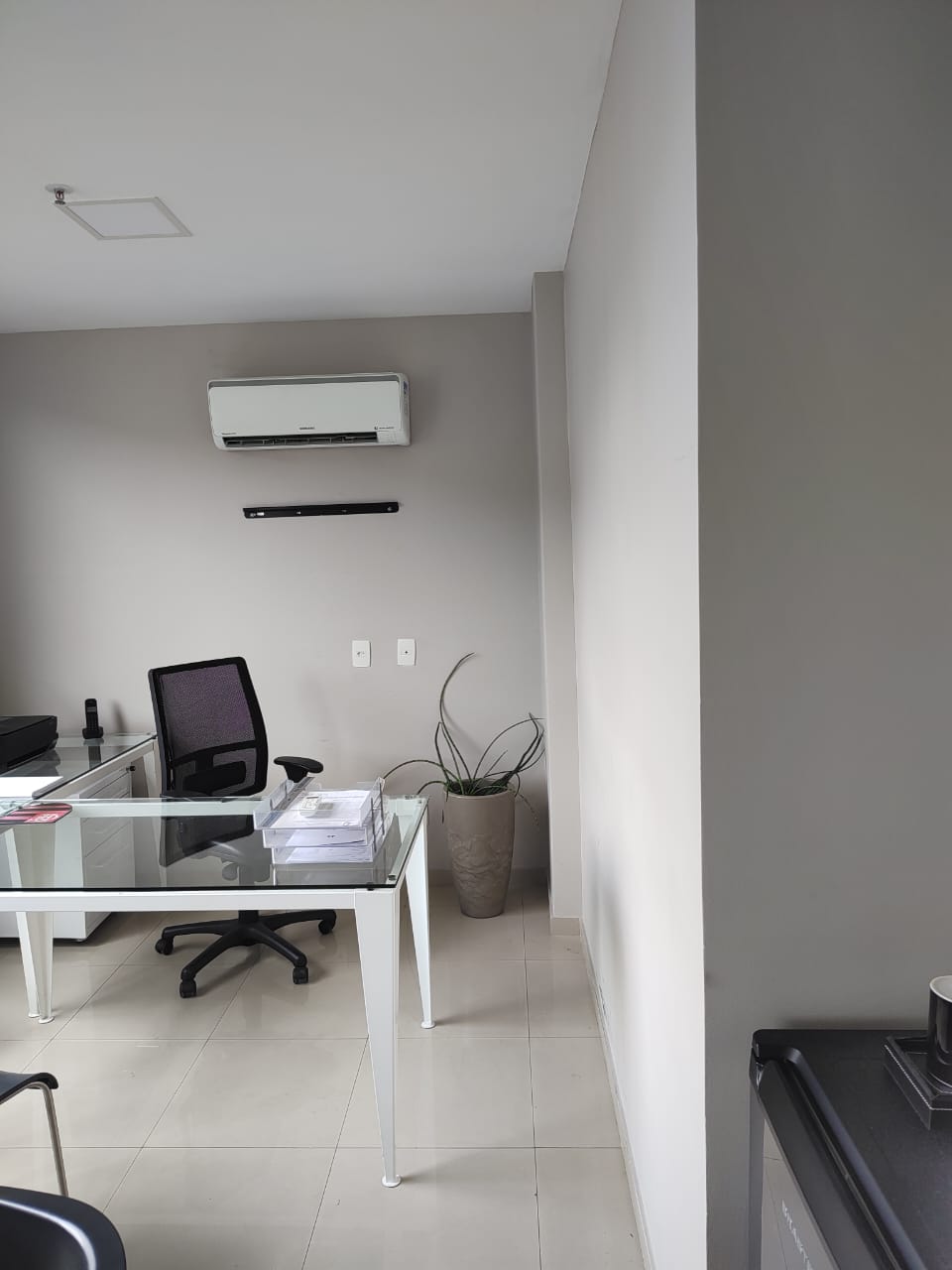 Imagem Sala Comercial à Venda, 28 m²em Santa Rosa - Niterói Imagem Sala Comercial à Venda, 28 m²em Santa Rosa - Niterói