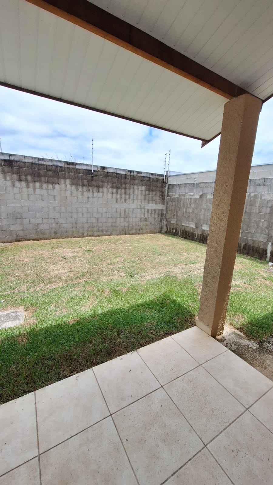 Imagem Casa com 2 Quartos à Venda, 44 m²em Vila São Benedito - Pindamonhangaba
