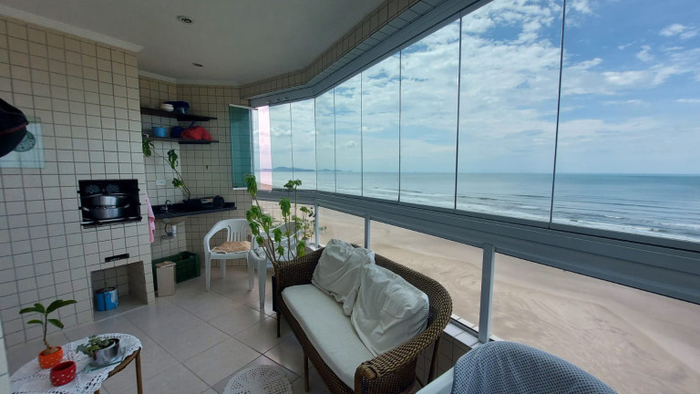 Apartamento com 2 Quartos à Venda,  em Maracanã - Praia Grande